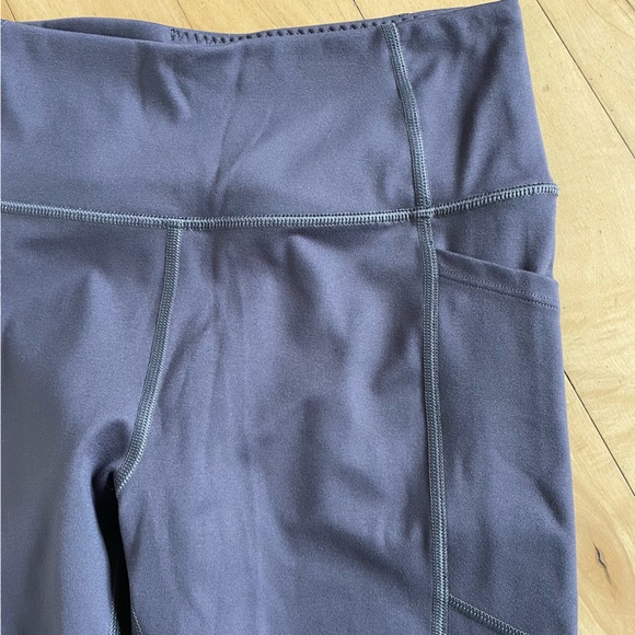 VS Leggings - Picture 4 of 5